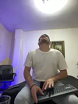 williamsmiiths16 live sex cam