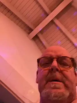 wankcellar live sex cam