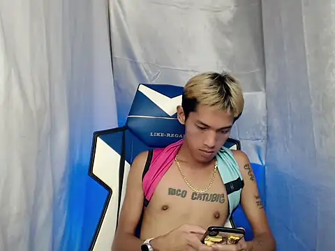 riks_tyler's cam snapshot