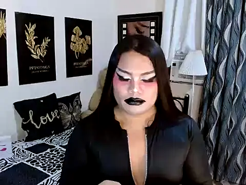 TSbrianaHugeCock's cam snapshot