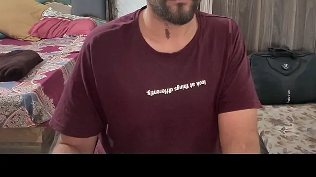 MakeMeAwareAah's cam snapshot