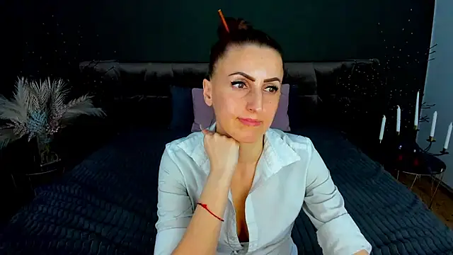 Rebecca_Diamond's cam snapshot