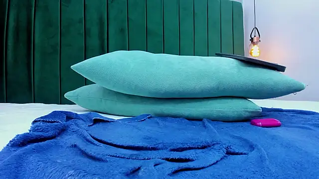 Ema-Horny's cam snapshot