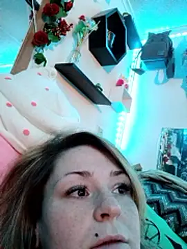 xKittenPawz live sex cam