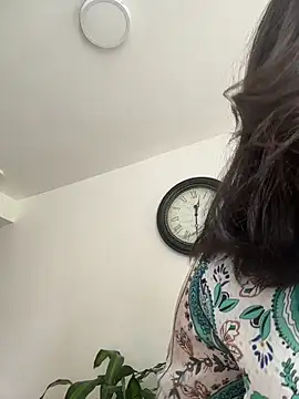 sukhakunis1 live sex cam