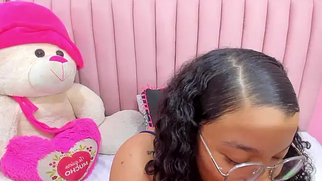 ISABELLA_020's cam snapshot