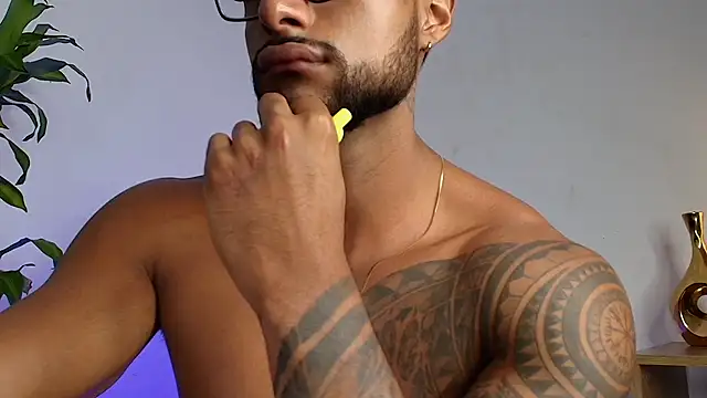 LiamGarcia1 live sex cam