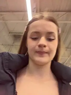 KittyQueeny live sex cam