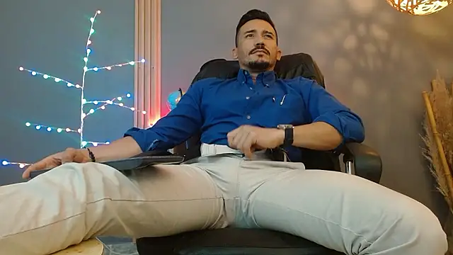 Reiko_85_ live sex cam