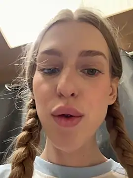 kira_mia live sex cam