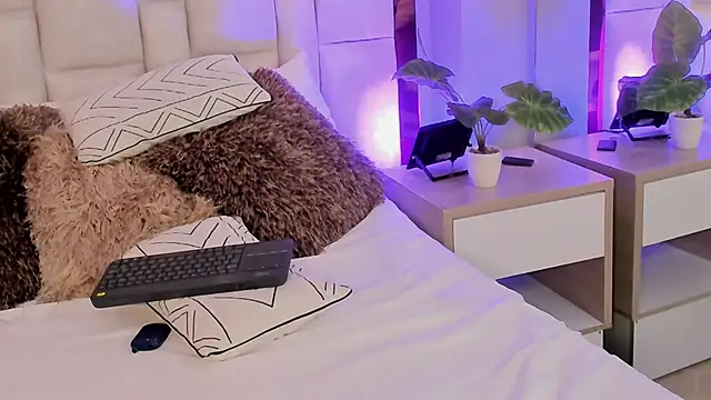 BellaVixeen's cam snapshot