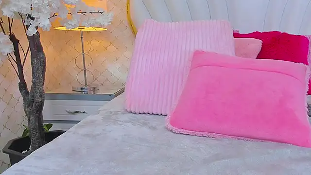 ShanelWest live sex cam