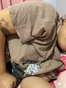 _BellaHotty_'s cam snapshot