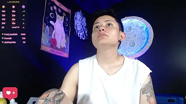 girl_intense444's cam snapshot