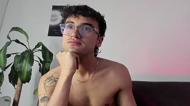 charlie_dicker's cam snapshot