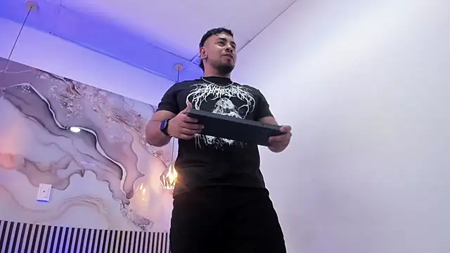 BrianMalonee live sex cam