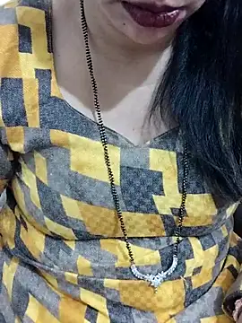 cutee_bhabhi's cam snapshot