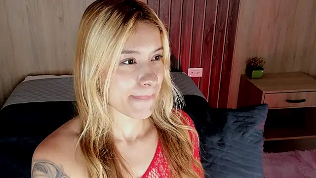 LexxyBunny_'s cam snapshot