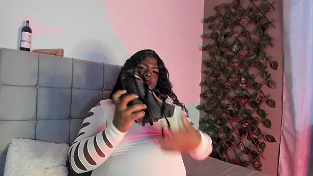 alondra_slut live sex cam