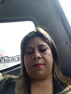 Laura-Hernandez live sex cam