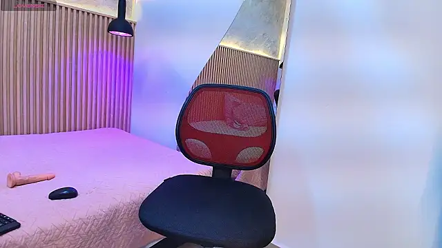 Kendal_Rosse's cam snapshot