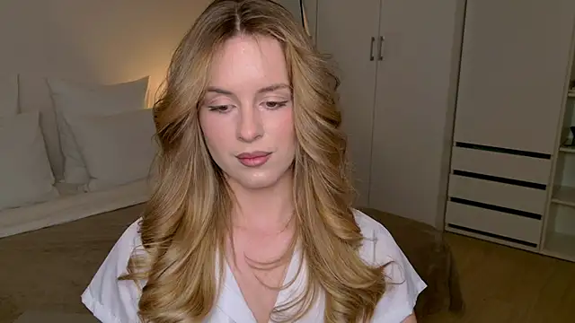 RozzitaBedberry live sex cam