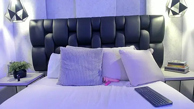 KylieCooperr_'s cam snapshot