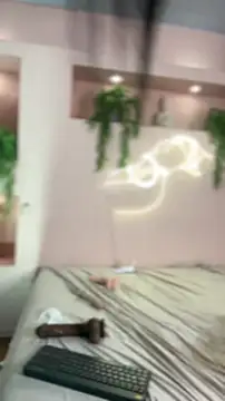 BrenddaMiller_'s cam snapshot