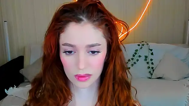 ChristinaConteeree's cam snapshot