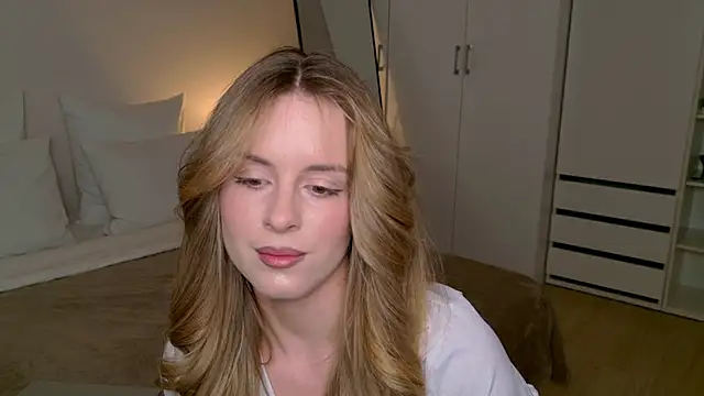 RozzitaBedberry live sex cam