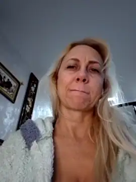 KissMiSveet's cam snapshot