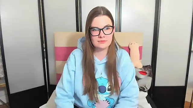 CarolineFlirt's cam snapshot