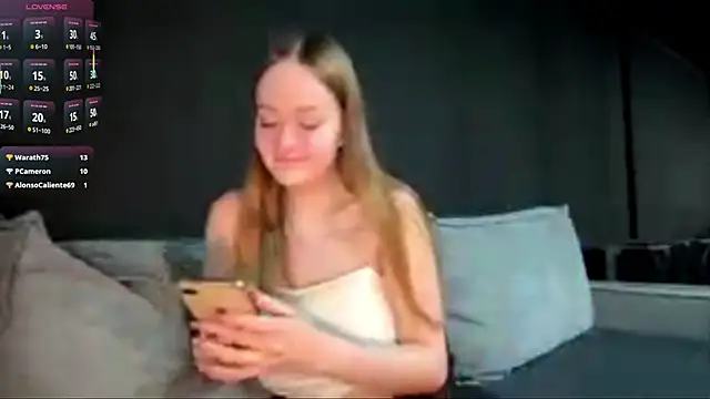 SecretGerl_baby2007's cam snapshot