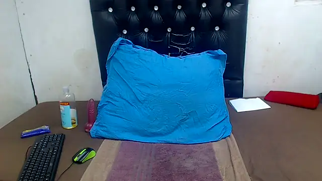 MatureMilfxxx's cam snapshot