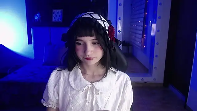 _Charlotte_Collins_'s cam snapshot