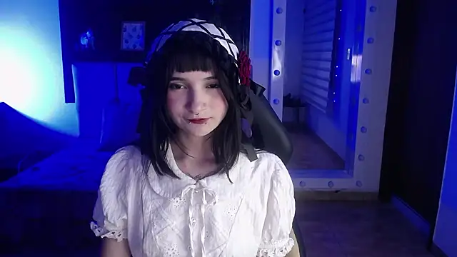 _Charlotte_Collins_'s cam snapshot