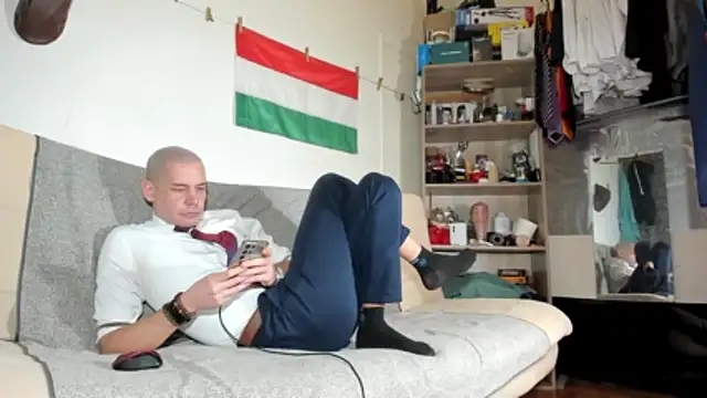 viraglaci18@xh's cam snapshot