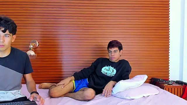 PeakkTwiins's cam snapshot