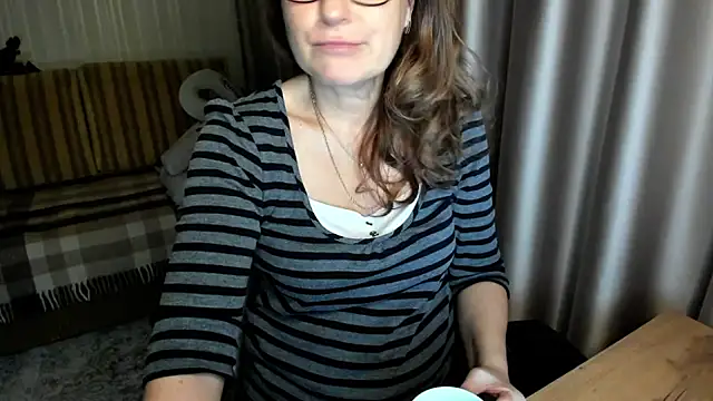 lauraoven's cam snapshot