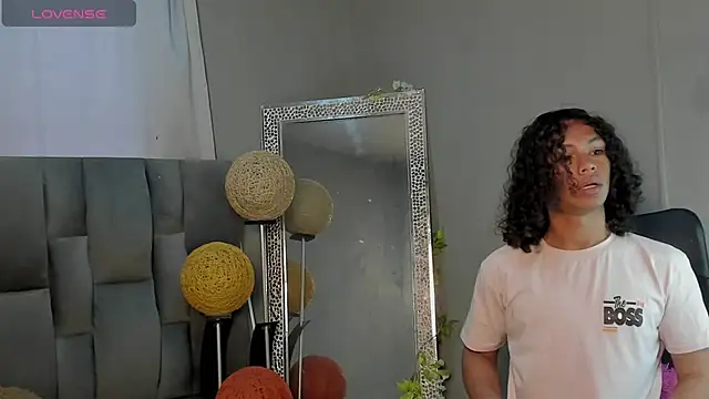 dylaans19 live sex cam