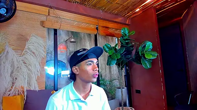 AlanCutee live sex cam