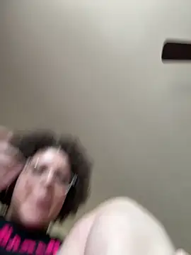 QueenNuttCollector live sex cam