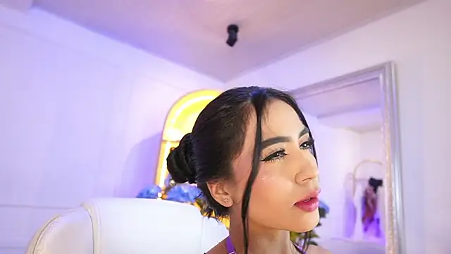 elasummer live sex cam