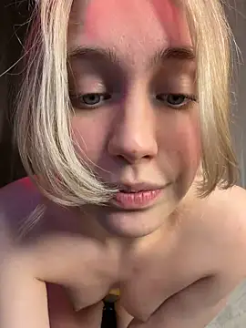 LovelyMiu's cam snapshot