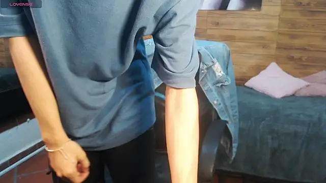 Michaelkoiv live sex cam