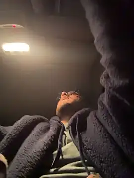 latinocalientehot's cam snapshot