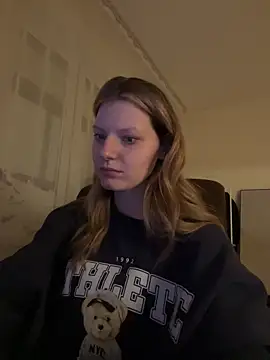 MaryHiggins live sex cam