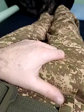 vladyslav18_'s cam snapshot