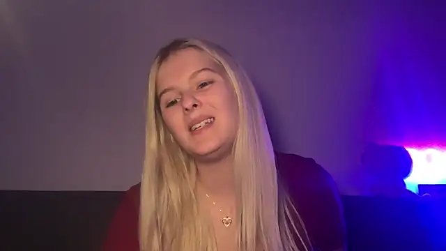 Allylove03's cam snapshot