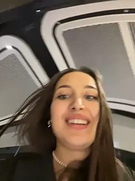 ICrazyOneIRL's cam snapshot